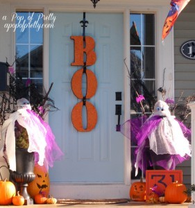 Halloween decorating front porch
