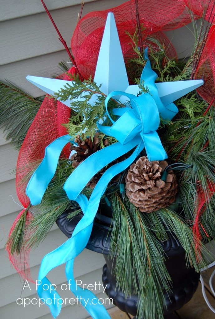 Christmas Decorating: Red & Turquoise Urn