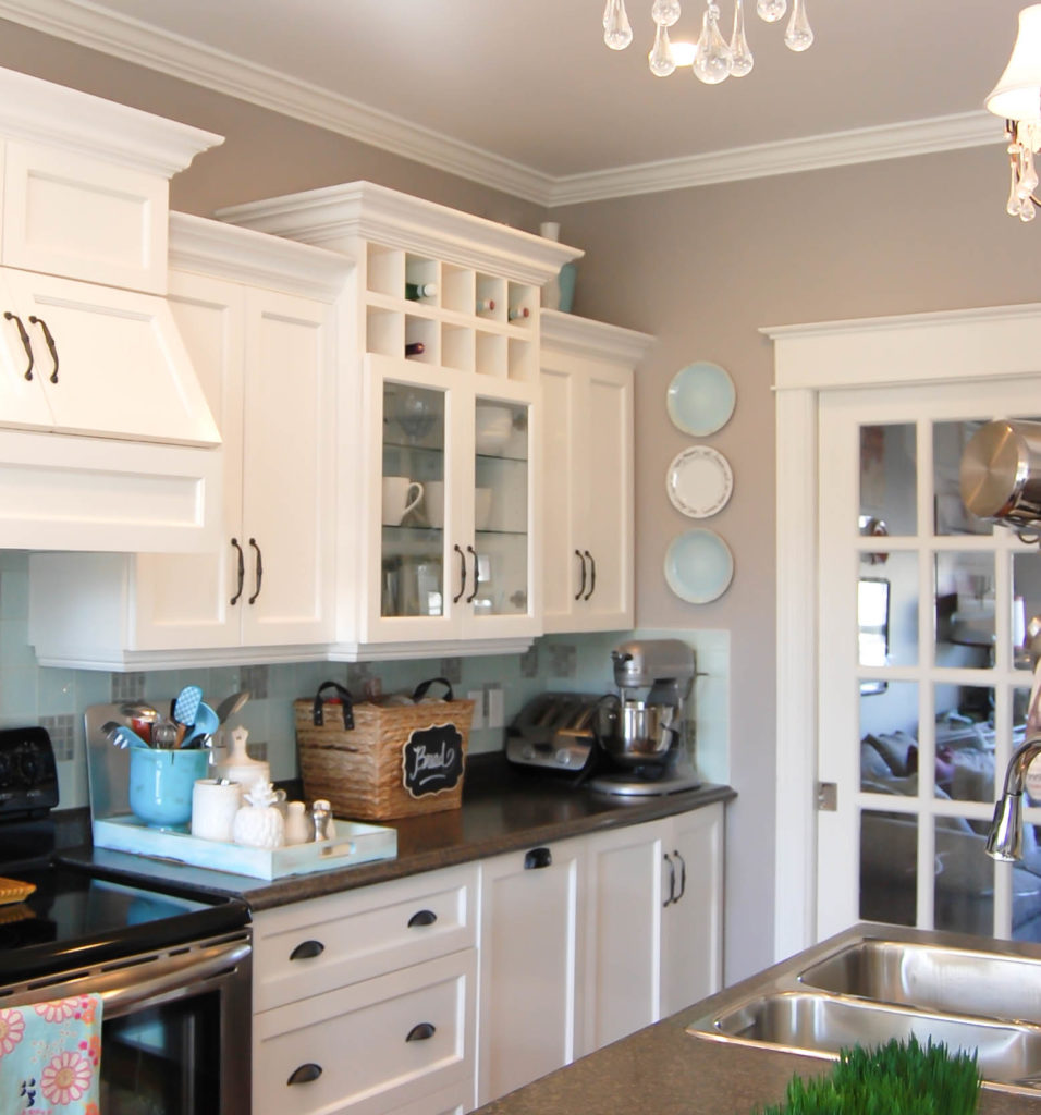 Benjamin Moore Silver Fox: The Ideal Mid Tone Gray - A Pop of Pretty