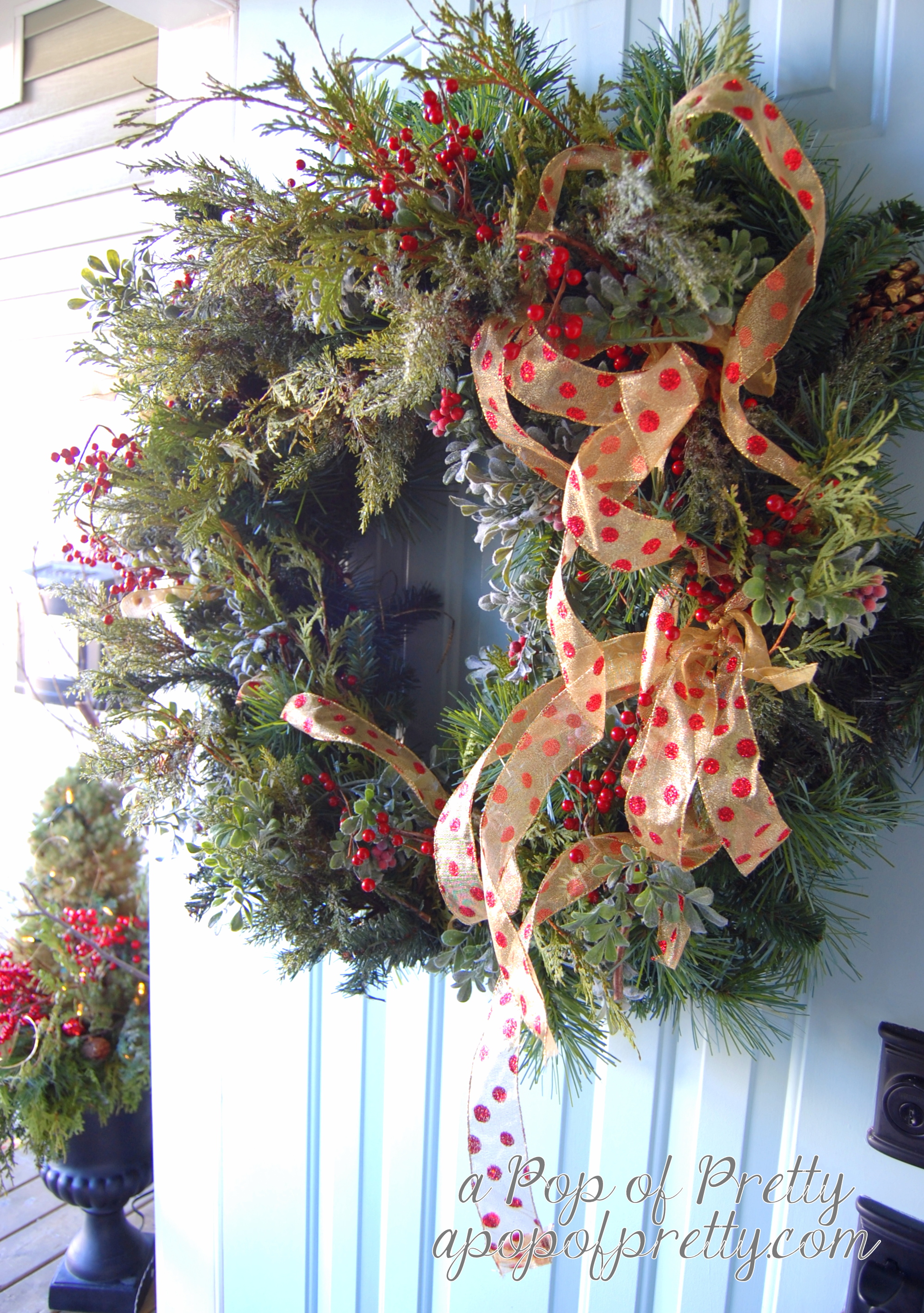 Christmas decorating ideas - A Pop of Pretty Blog (Canadian Home