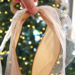 how to add ribbon to a Christmas tree