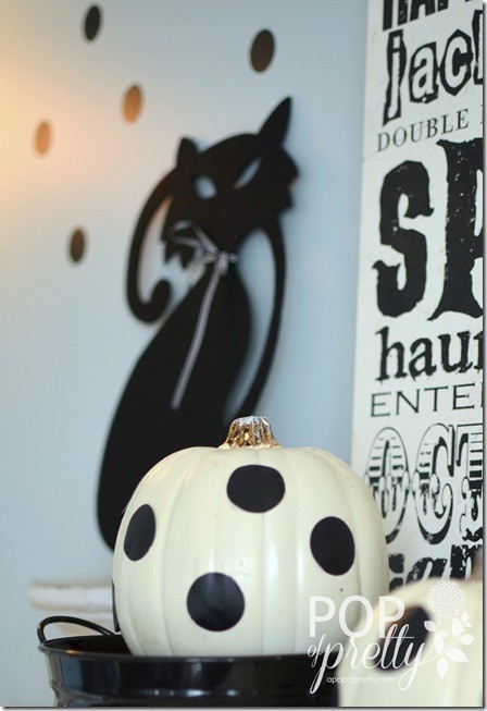 Halloween Decorating Ideas - Mantel