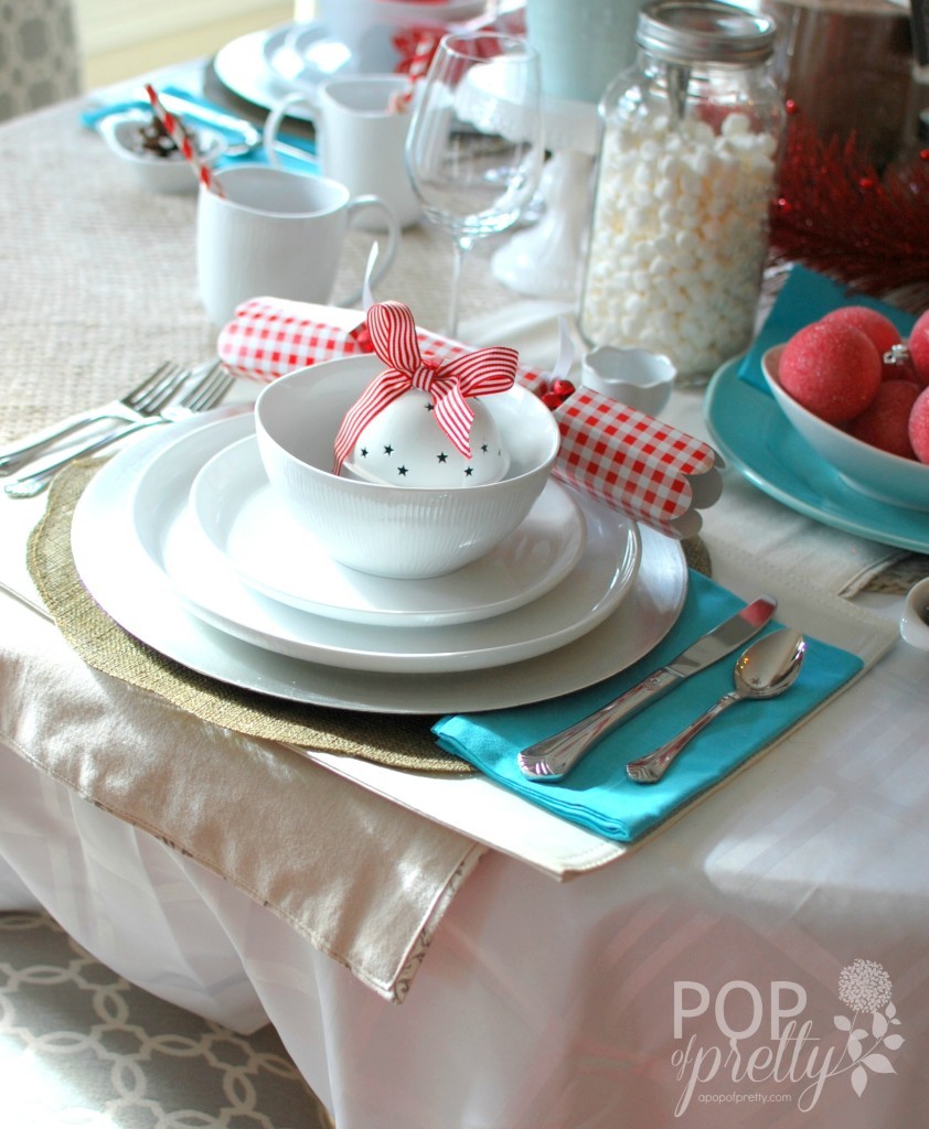 red and aqua Christmas table decor