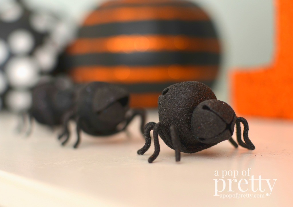 Kid friendly Halloween decorating ideas - glittery spiders