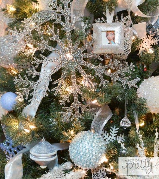 Disney Frozen Christmas Tree ideas giant snowflake