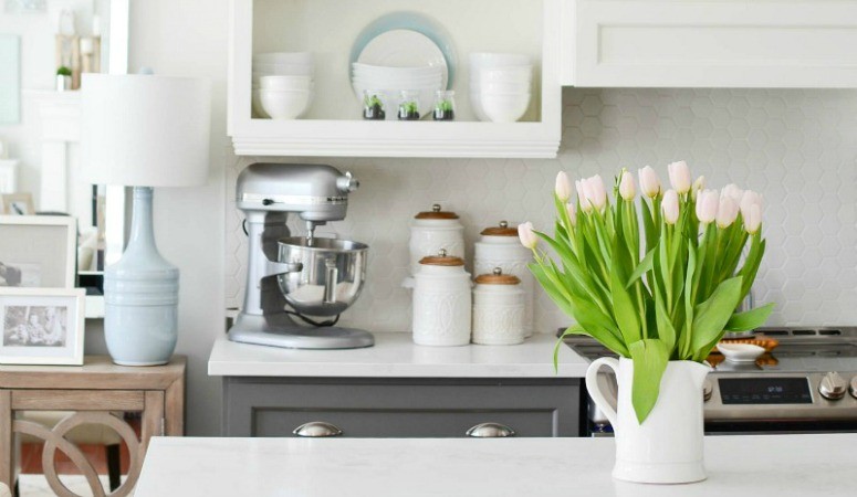 two toned kitchen cabinets trend