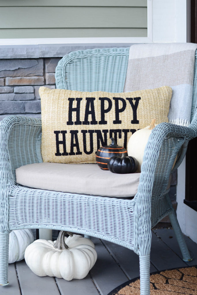 Simple Halloween decorating ideas pillow