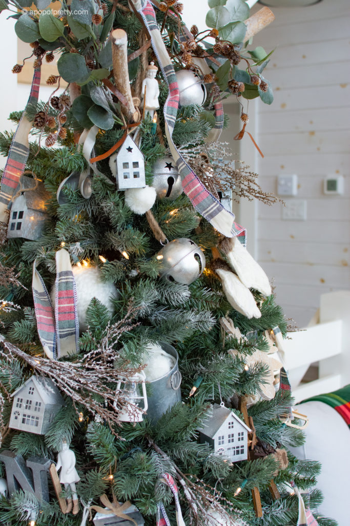 plaid cottage christmas tree